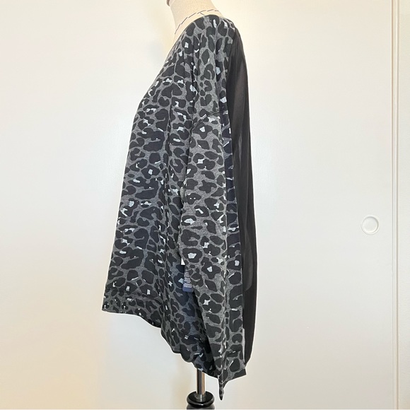 NWT seven7 grey leopard print with mesh back top - Picture 2 of 10